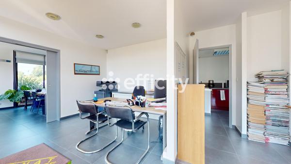 Local Commercial 3 pièces - 79 m²