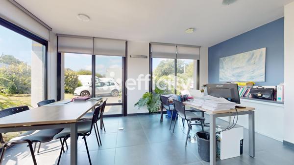 Local Commercial 3 pièces - 79 m²