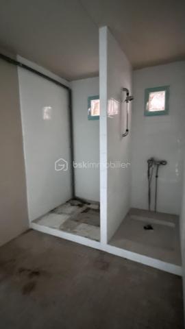 Local commercial de 1 039 m²