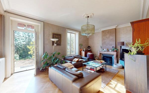 Maison à vendre    7 pièces •  Trévoux