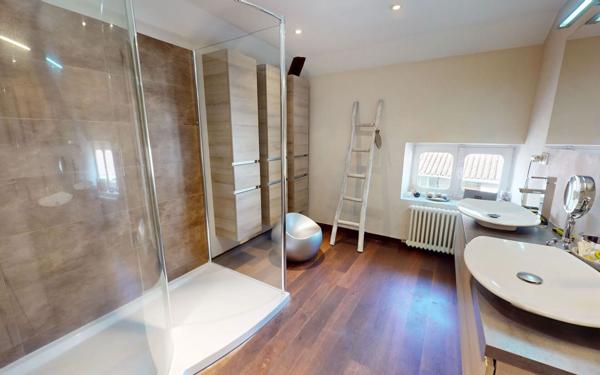 Maison à vendre    7 pièces •  Trévoux