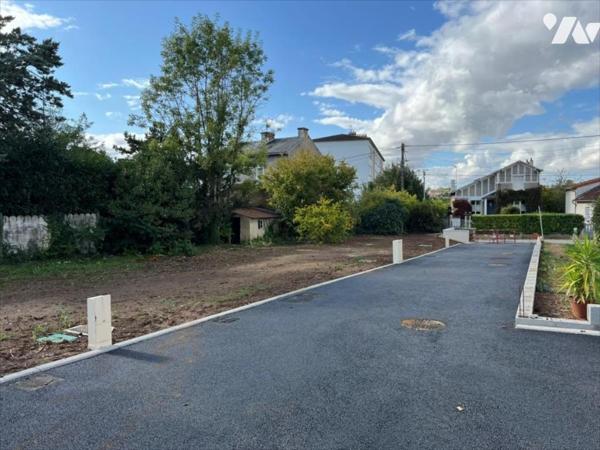 BUXEROLLES - RUE DU PLANTY - LOTISSEMENT DE 5 LOTS - 690 M²