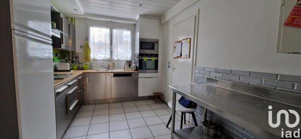 Maison traditionnelle 7 pièces de 132 m² à Dammartin-en-Goële (77230)