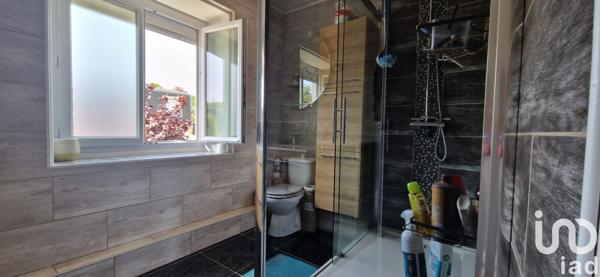 Maison traditionnelle 7 pièces de 132 m² à Dammartin-en-Goële (77230)