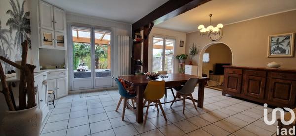 Maison traditionnelle 7 pièces de 132 m² à Dammartin-en-Goële (77230)