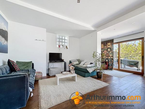 Vente                                                      Maison
                        
                     6 pièces                      159 m2                     à Nanterre