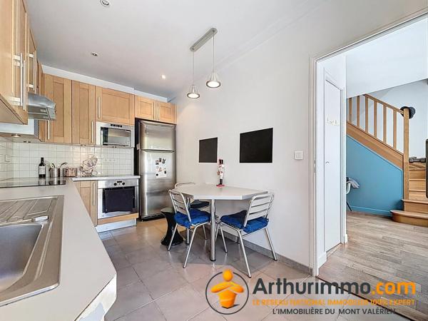 Vente                                                      Maison
                        
                     6 pièces                      159 m2                     à Nanterre