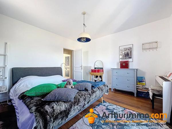 Vente                                                      Maison
                        
                     6 pièces                      159 m2                     à Nanterre