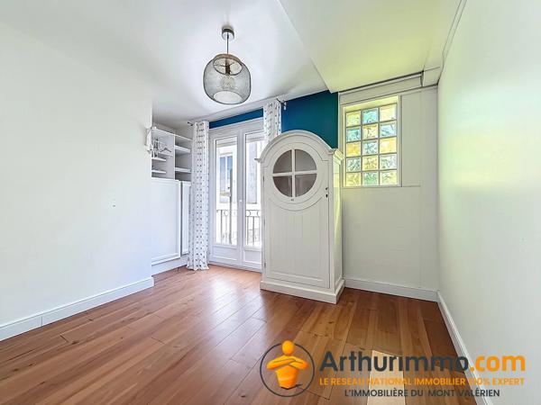 Vente                                                      Maison
                        
                     6 pièces                      159 m2                     à Nanterre