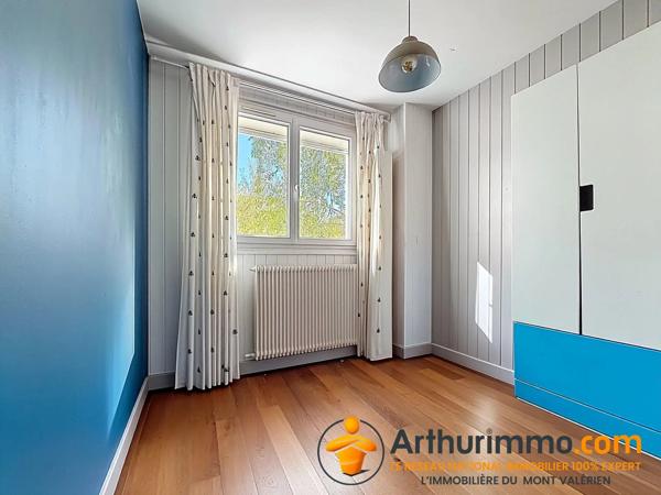 Vente                                                      Maison
                        
                     6 pièces                      159 m2                     à Nanterre