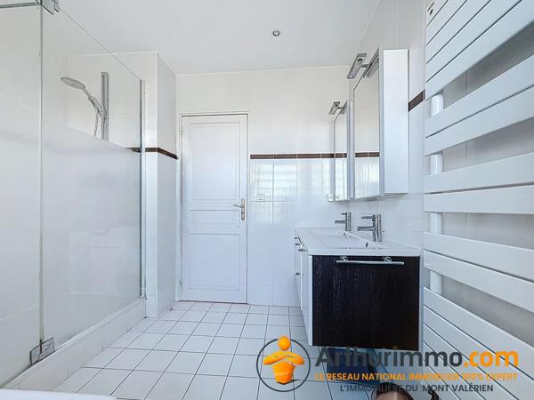 Vente                                                      Maison
                        
                     6 pièces                      159 m2                     à Nanterre