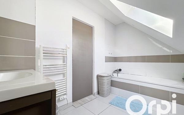 Maison à vendre    5 pièces • 130 m2 Saint-Lyphard