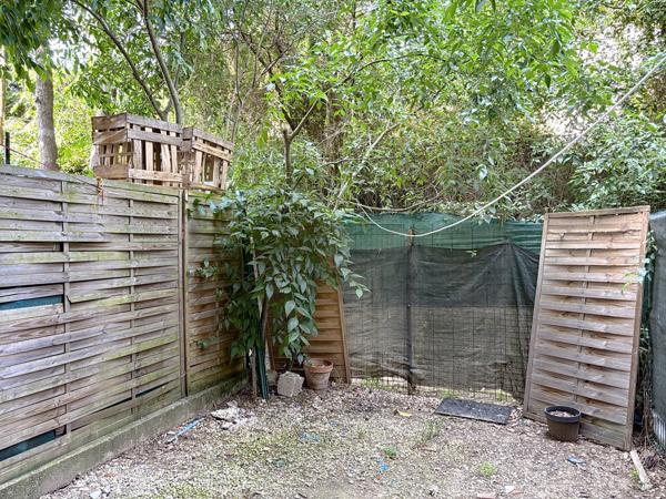 Nîmes (30000) Studio avec terrasse à Nîmes, idéal investisseur