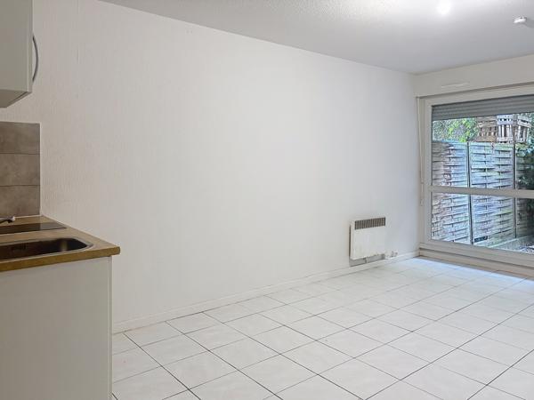 Nîmes (30000) Studio avec terrasse à Nîmes, idéal investisseur