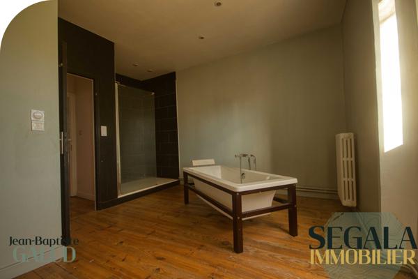 Blaye-les-Mines (81400) Immeuble 430 m² au sol