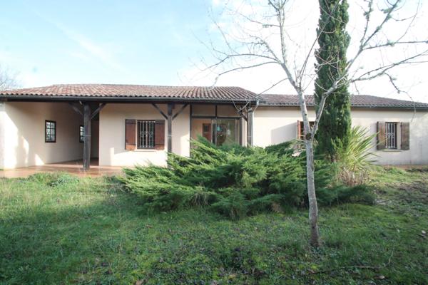 Dpt Lot et Garonne (47), à vendre DAMAZAN maison P4 de 140 m² -Garage- Terrain de 13 389,00 m² - Plain pied