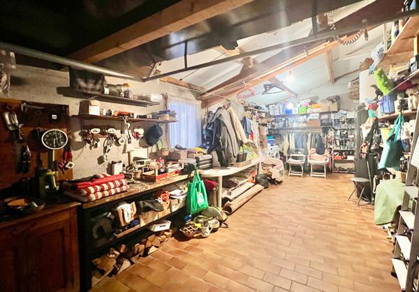 Villa de plain pied 3 pièces principales et un studio indépendant de 30 m² sur un terrain de 1700 m²