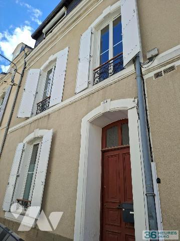 IDEALEMENT SITUEE - RUE PIERRE BELON
Mancelle comprenant entrée, salon avec cheminée, salle à ...