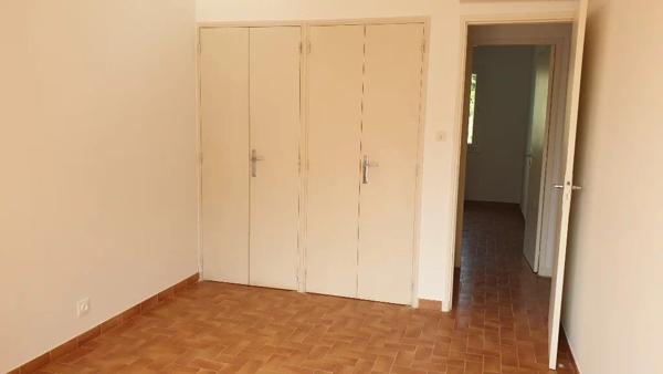 Location Appartement 4 pièces 94 m2 à Salon-de-Provence
