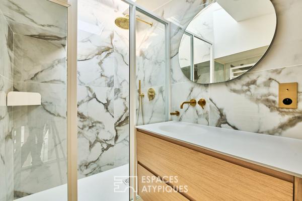 Dernier étage de prestige sur la Place du Marché Saint-Honoré