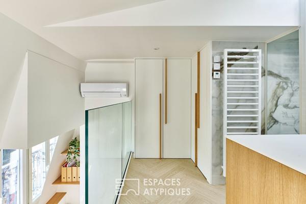 Dernier étage de prestige sur la Place du Marché Saint-Honoré