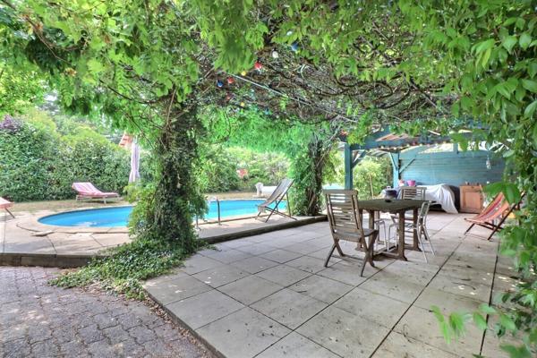 Maison 6 pièces - 166 m² - Piscine