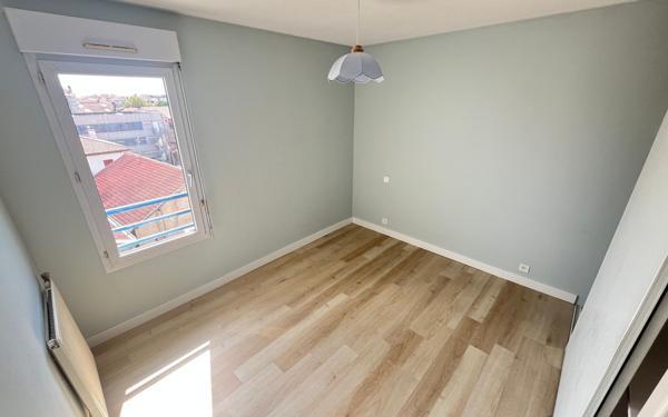 Appartement à vendre    3 pièces • 84 m2 Dax
