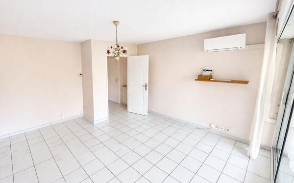 Appartement à vendre    3 pièces • 84 m2 Dax