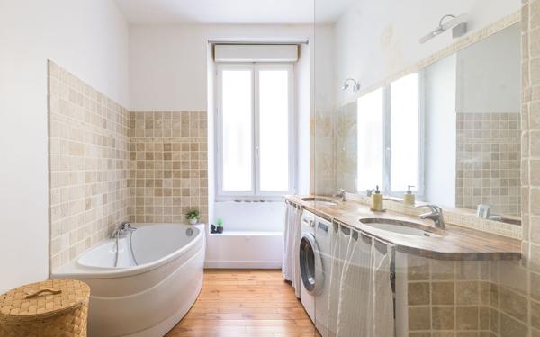 Appartement à vendre    3 pièces • 80 m2 Marseille 2