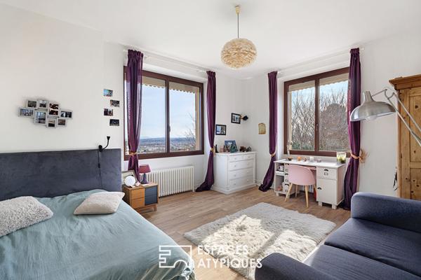 Ancienne bastide rénovée avec piscine et vue