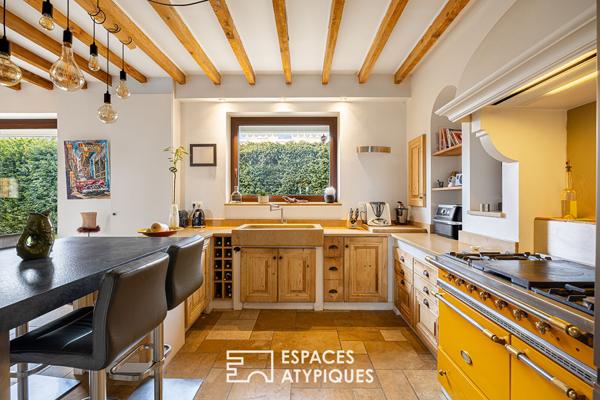 Ancienne bastide rénovée avec piscine et vue