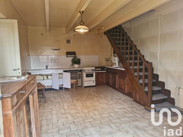 Maison 7 pièces de 187 m² à Lamothe-Montravel (24230)