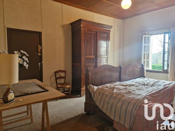 Maison 7 pièces de 187 m² à Lamothe-Montravel (24230)