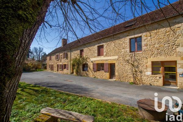 Maison 22 pièces de 316 m² à Le Buisson-de-Cadouin (24480)