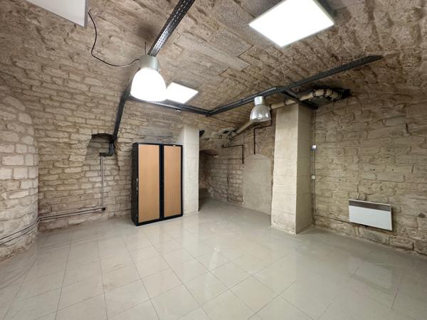 75002 - SENTIER - LOCAL COMMERCIAL - 104 M2