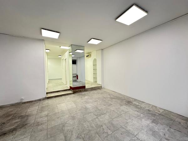 75002 - SENTIER - LOCAL COMMERCIAL - 104 M2