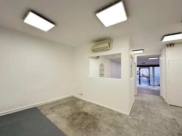 75002 - SENTIER - LOCAL COMMERCIAL - 104 M2