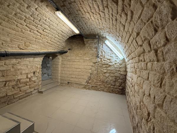 75002 - SENTIER - LOCAL COMMERCIAL - 104 M2