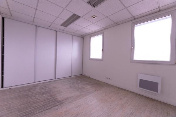 PAU (64) - Place de Verdun - À vendre bureaux de 235m2
