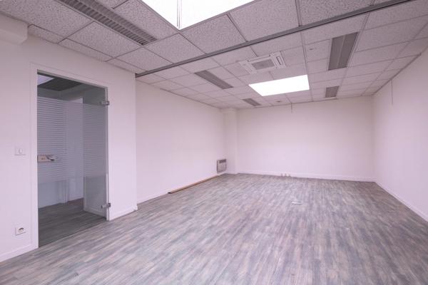 PAU (64) - Place de Verdun - À vendre bureaux de 235m2