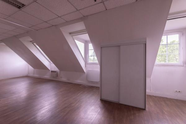 PAU (64) - Place de Verdun - À vendre bureaux de 235m2