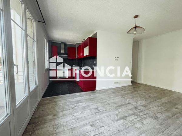 Location Appartement 3 pièces 46.89 m² - 125 BOULEVARD PICOT Toulon 83100