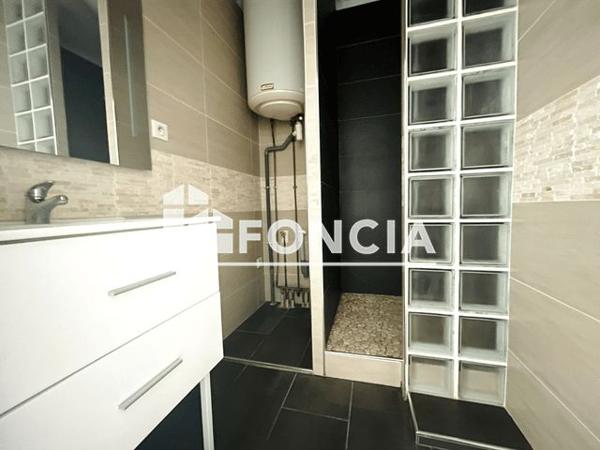 Location Appartement 3 pièces 46.89 m² - 125 BOULEVARD PICOT Toulon 83100