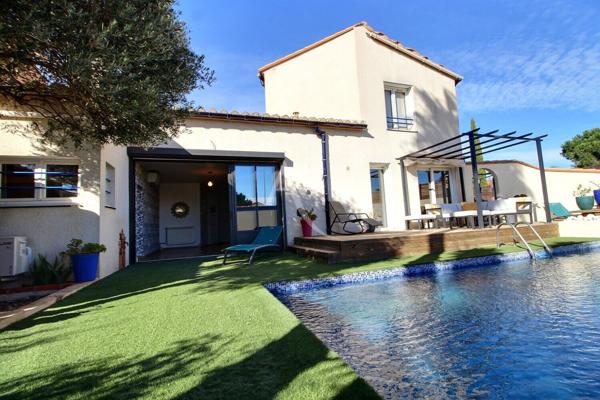 À VENDRE CABESTANY VILLA T5 DE 160 M² AVEC PISCINE SUR TERRAIN 3 FACES DE 400 M²