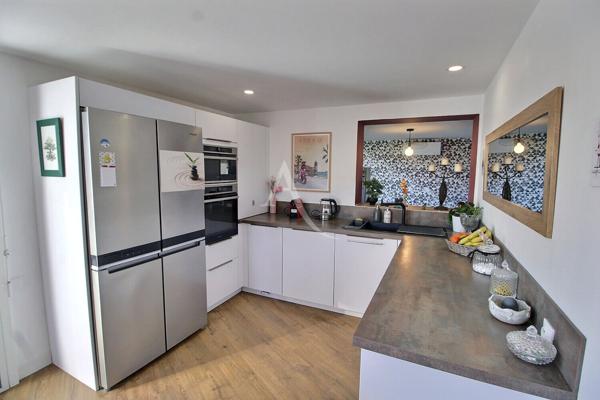 À VENDRE CABESTANY VILLA T5 DE 160 M² AVEC PISCINE SUR TERRAIN 3 FACES DE 400 M²