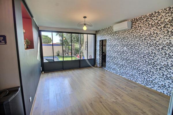 À VENDRE CABESTANY VILLA T5 DE 160 M² AVEC PISCINE SUR TERRAIN 3 FACES DE 400 M²