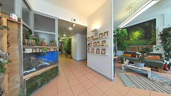 A vendre murs Locaux d'activité Montfavet  (84170) 193 m2, coworking médical , location de salles