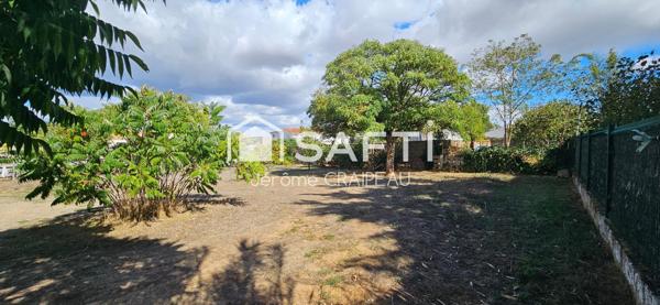 Terrain constructible d’environ 500 m² – emplacement calme.