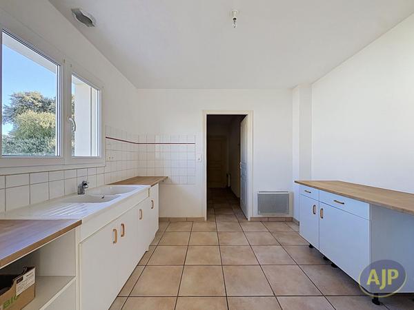 Maison à vendre Challans - 4 pièces, 100m² avec 3 chambre(s) à 244 900€ - AJP Immobilier Challans