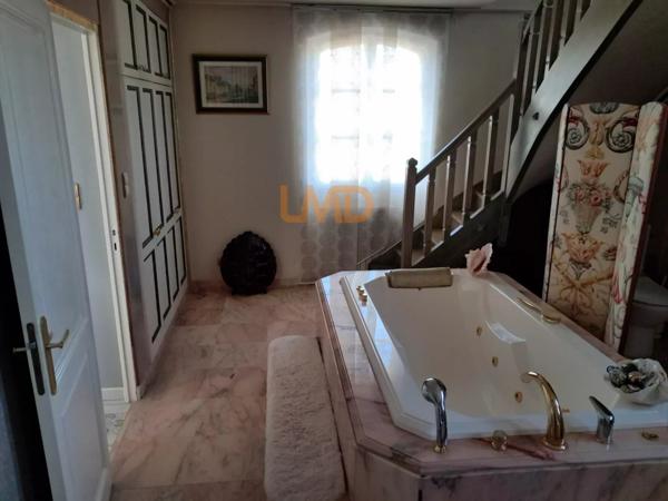 Très belle maison de caractère.